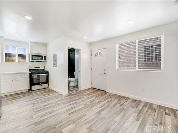 916 W 88th Street, Los Angeles CA 90044