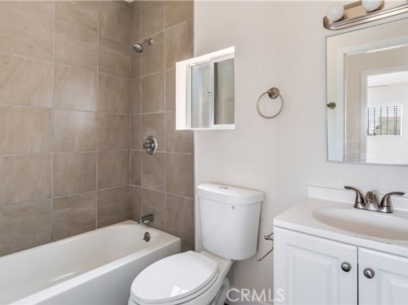 916 W 88th Street, Los Angeles CA 90044