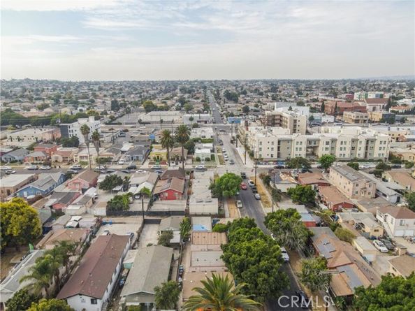 916 W 88th Street, Los Angeles CA 90044