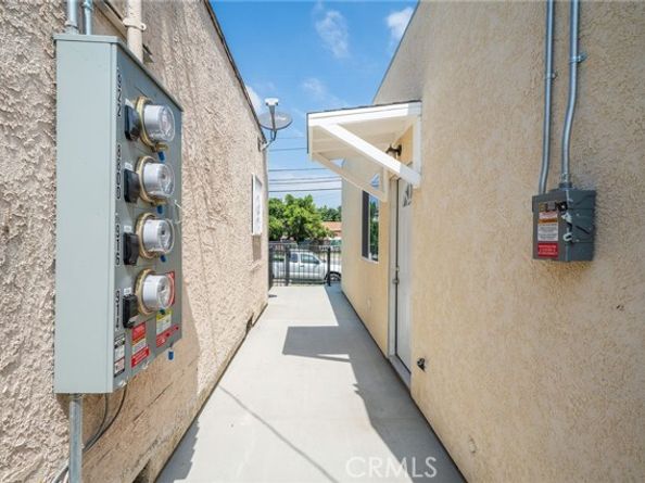 916 W 88th Street, Los Angeles CA 90044