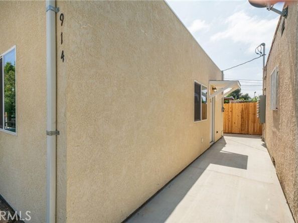 916 W 88th Street, Los Angeles CA 90044