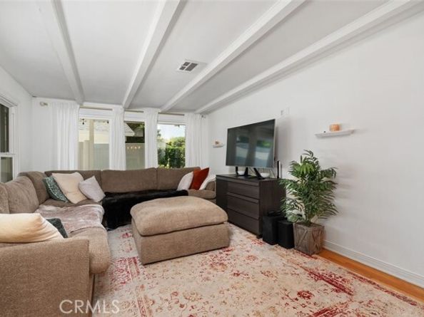 12424 Sarah Street, Studio City (los Angeles) CA 91604