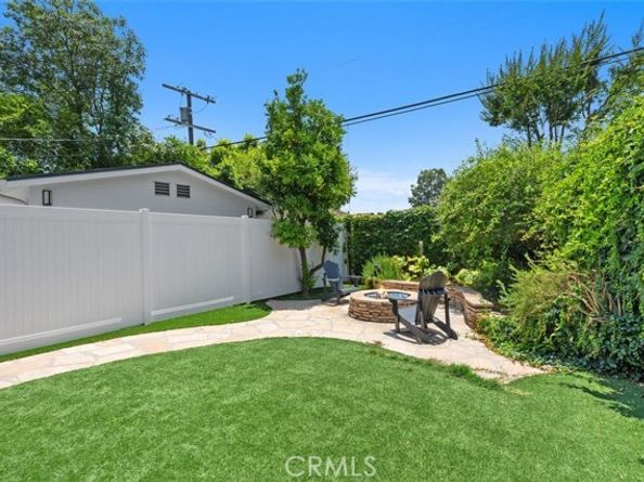 12424 Sarah Street, Studio City (los Angeles) CA 91604