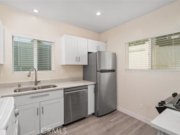 12424 Sarah Street, Studio City (los Angeles) CA 91604