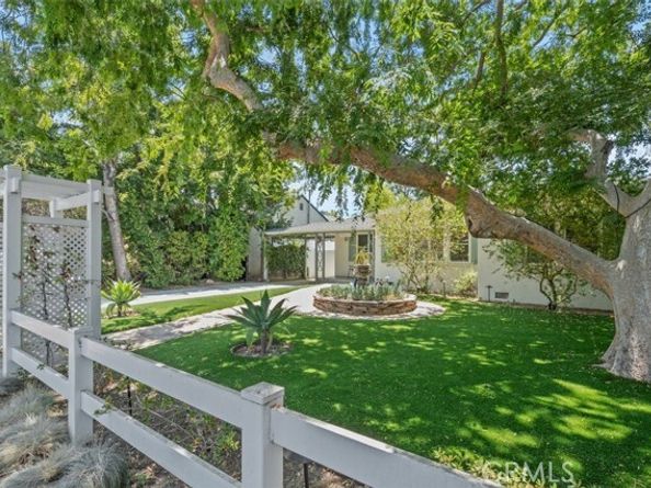 12424 Sarah Street, Studio City (los Angeles) CA 91604