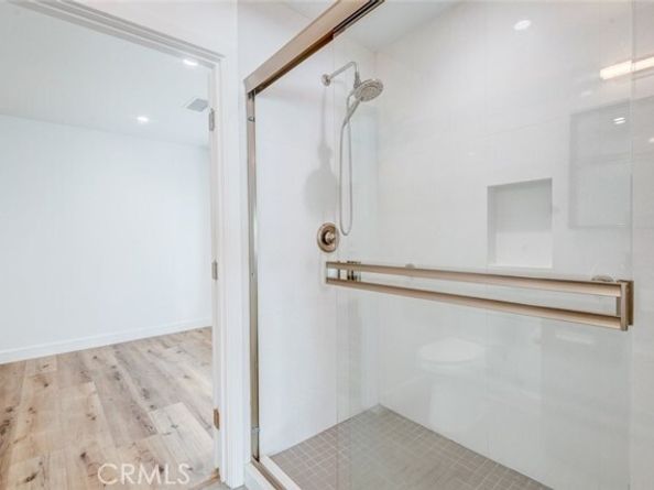 17024 Sherman Way, Los Angeles CA 91406