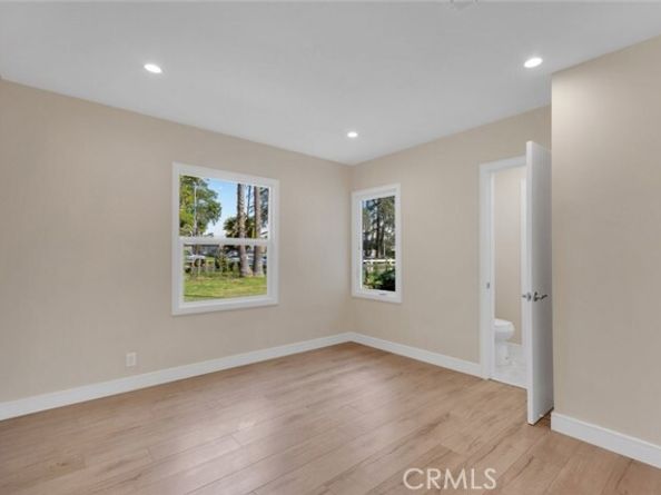 17024 Sherman Way, Los Angeles CA 91406