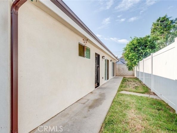 17024 Sherman Way, Los Angeles CA 91406