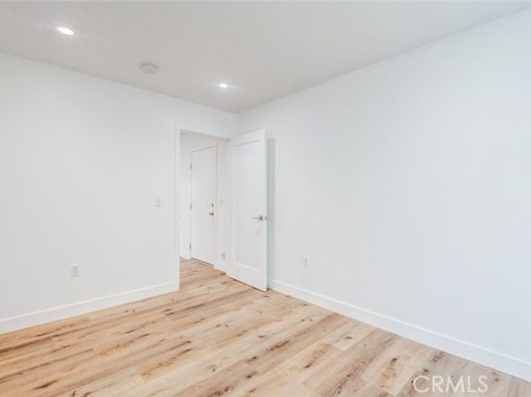 17024 Sherman Way, Los Angeles CA 91406