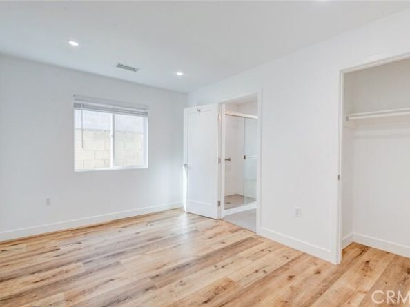 17024 Sherman Way, Los Angeles CA 91406
