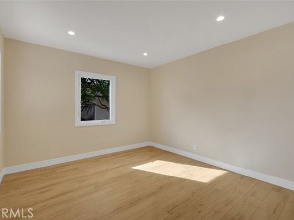 17024 Sherman Way, Los Angeles CA 91406
