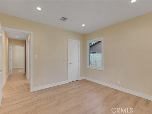 17024 Sherman Way, Los Angeles CA 91406