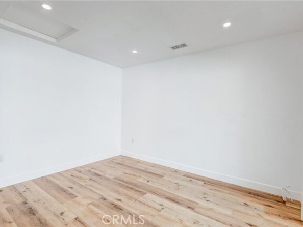 17024 Sherman Way, Los Angeles CA 91406