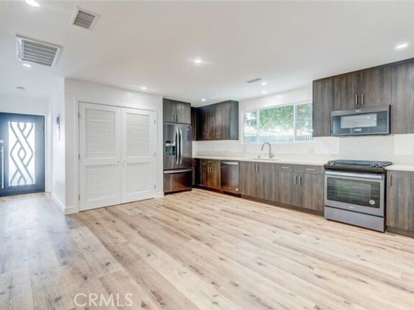 17024 Sherman Way, Los Angeles CA 91406