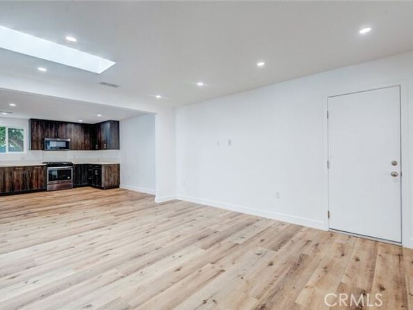 17024 Sherman Way, Los Angeles CA 91406