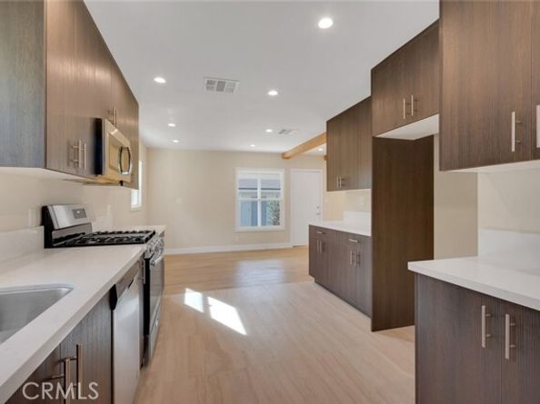 17024 Sherman Way, Los Angeles CA 91406
