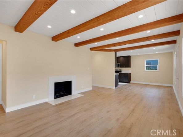17024 Sherman Way, Los Angeles CA 91406