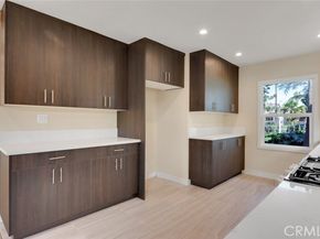 17024 Sherman Way, Los Angeles CA 91406