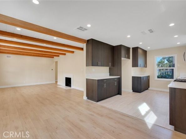 17024 Sherman Way, Los Angeles CA 91406