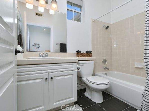 7417 Darnoch Way, West Hills (los Angeles) CA 91307
