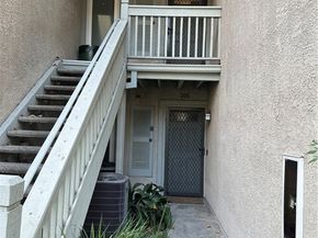 7050 Shoup Avenue 208, Canoga Park (los Angeles) CA 91303