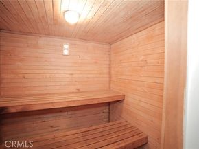 7050 Shoup Avenue 208, Canoga Park (los Angeles) CA 91303