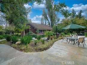 7050 Shoup Avenue 208, Canoga Park (los Angeles) CA 91303