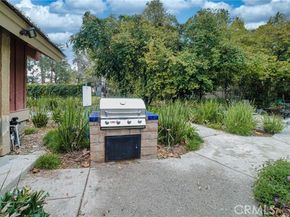 7050 Shoup Avenue 208, Canoga Park (los Angeles) CA 91303