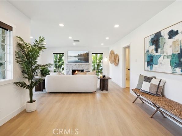 6105 Bellingham Avenue, North Hollywood (los Angeles) CA 91606