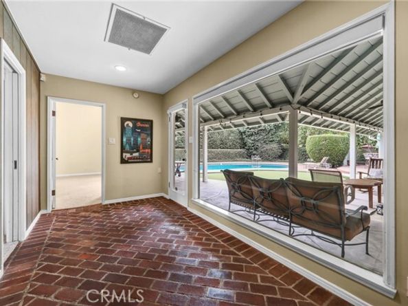 17300 Sunburst, Northridge (los Angeles) CA 91325