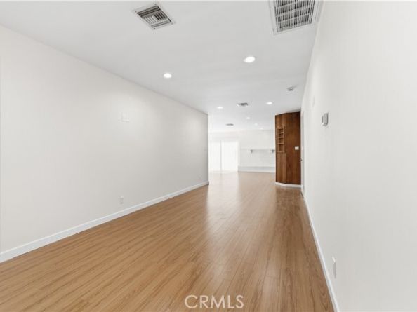 15210 Cohasset Street, Van Nuys (los Angeles) CA 91405