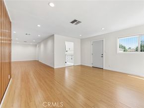 15210 Cohasset Street, Van Nuys (los Angeles) CA 91405