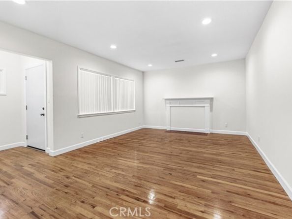 15210 Cohasset Street, Van Nuys (los Angeles) CA 91405