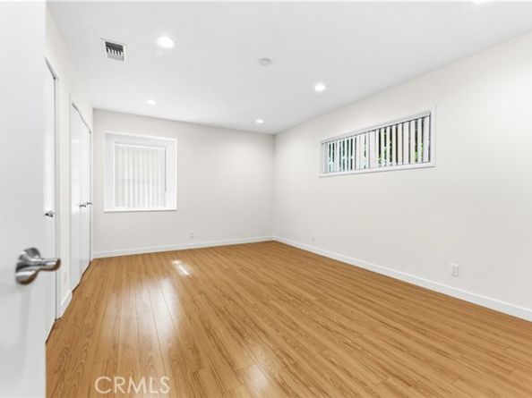 15210 Cohasset Street, Van Nuys (los Angeles) CA 91405