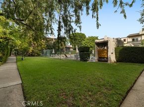 13617 Valerio Street C, Van Nuys (los Angeles) CA 91405