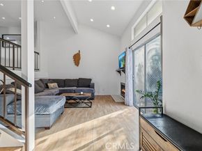 13617 Valerio Street C, Van Nuys (los Angeles) CA 91405