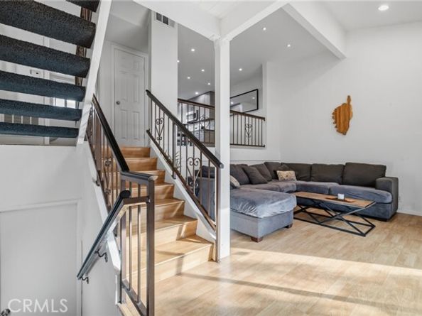 13617 Valerio Street C, Van Nuys (los Angeles) CA 91405
