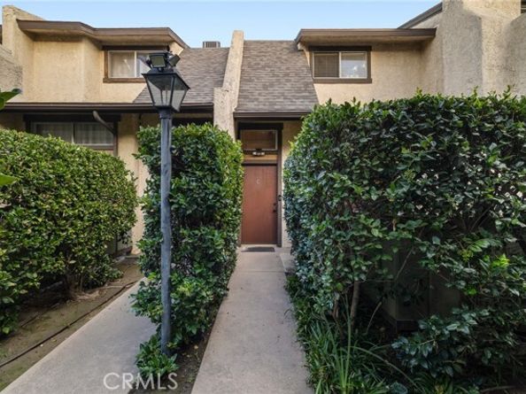 13617 Valerio Street C, Van Nuys (los Angeles) CA 91405
