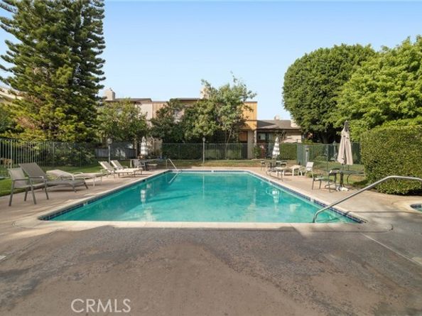 13617 Valerio Street C, Van Nuys (los Angeles) CA 91405