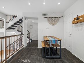 13617 Valerio Street C, Van Nuys (los Angeles) CA 91405