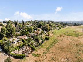 8971 Moorcroft, West Hills (los Angeles) CA 91304