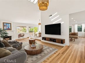 8971 Moorcroft, West Hills (los Angeles) CA 91304