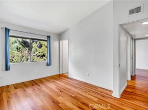 7308 Corbin Avenue G, Reseda (los Angeles) CA 91335