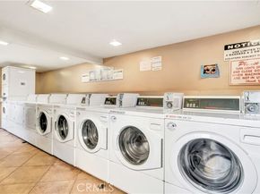 7308 Corbin Avenue G, Reseda (los Angeles) CA 91335