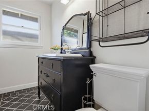 8008 Lena, West Hills (los Angeles) CA 91304