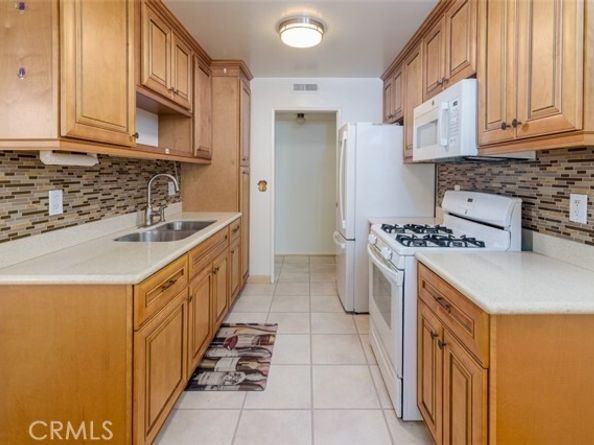 11813 Runnymede Street 28, North Hollywood (los Angeles) CA 91605