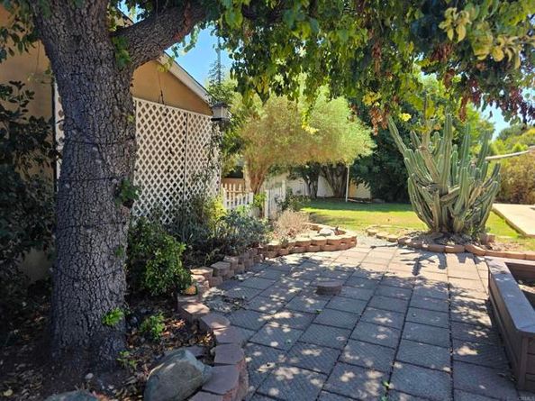 7748 De Soto Avenue, Canoga Park (los Angeles) CA 91304