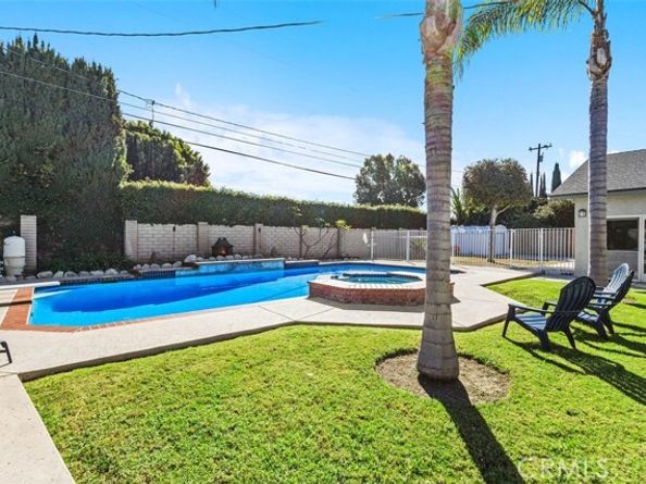 13082 Palomar, Tustin CA 92705