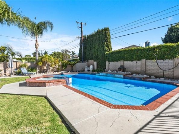 13082 Palomar, Tustin CA 92705