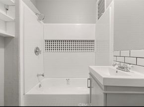2121 James M Wood Boulevard 221, Los Angeles CA 90006
